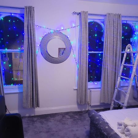 3-Bed House In London Self-Contained In Ladywell Villa Luaran gambar