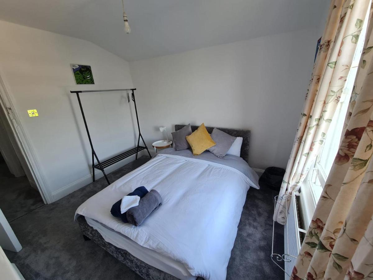 3-Bed House In London Self-Contained In Ladywell Villa Luaran gambar