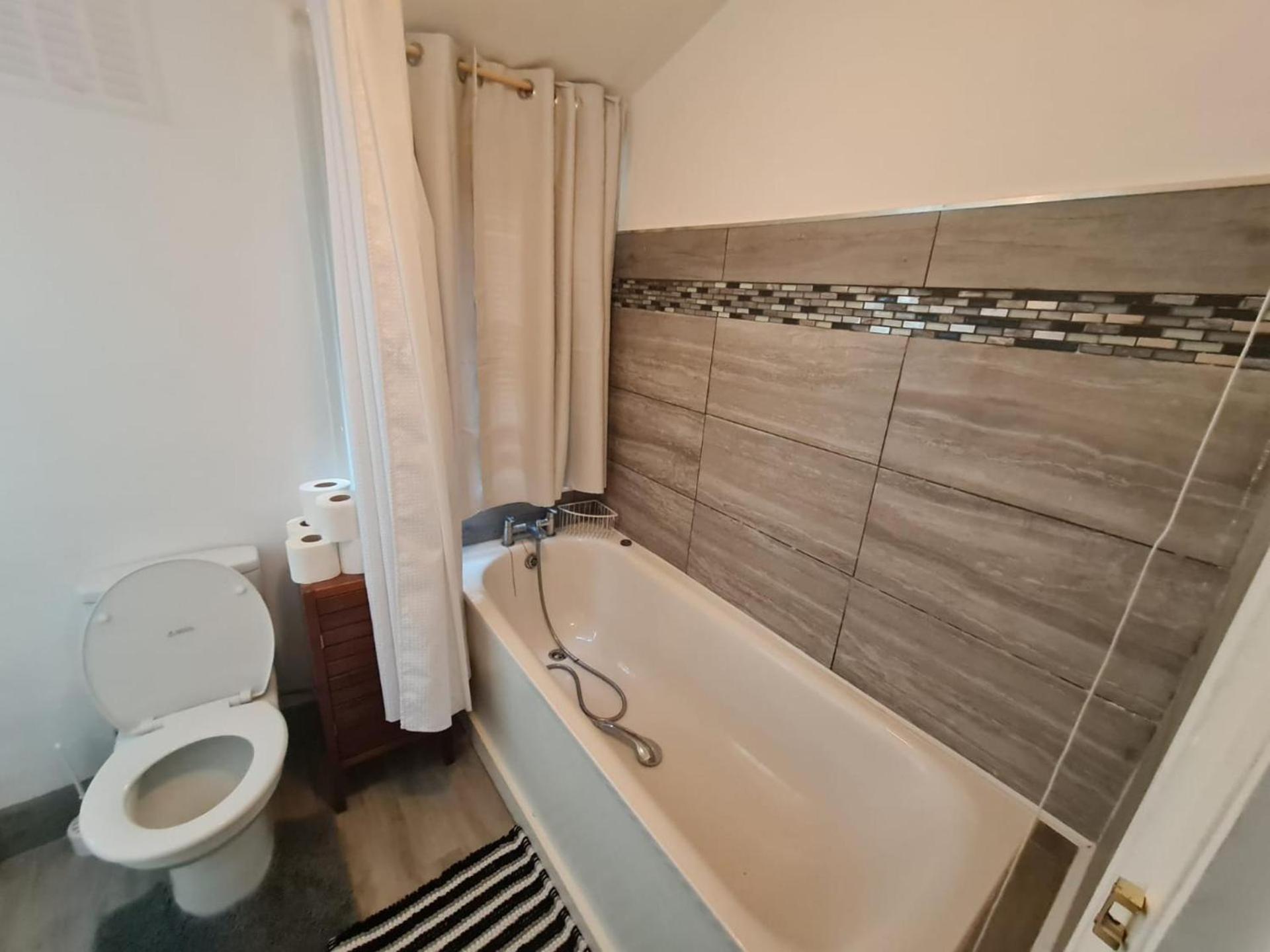 3-Bed House In London Self-Contained In Ladywell Villa Luaran gambar